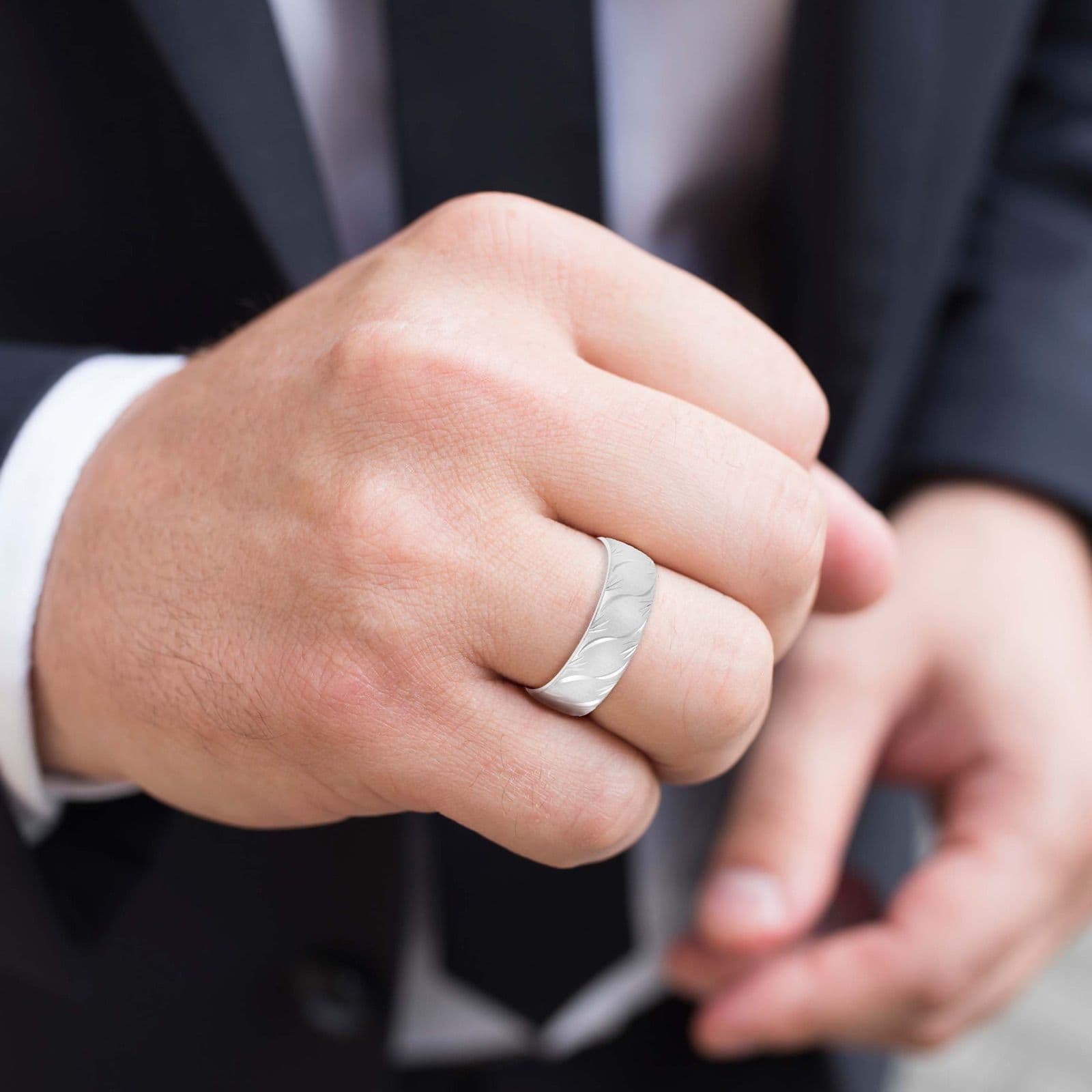 Men's Slightly Wave Engraved Band
